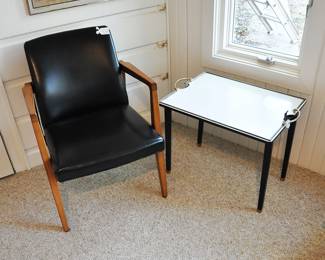 Marble Co. Mid Century Modern arm chair in perfect condition with removable tray top table