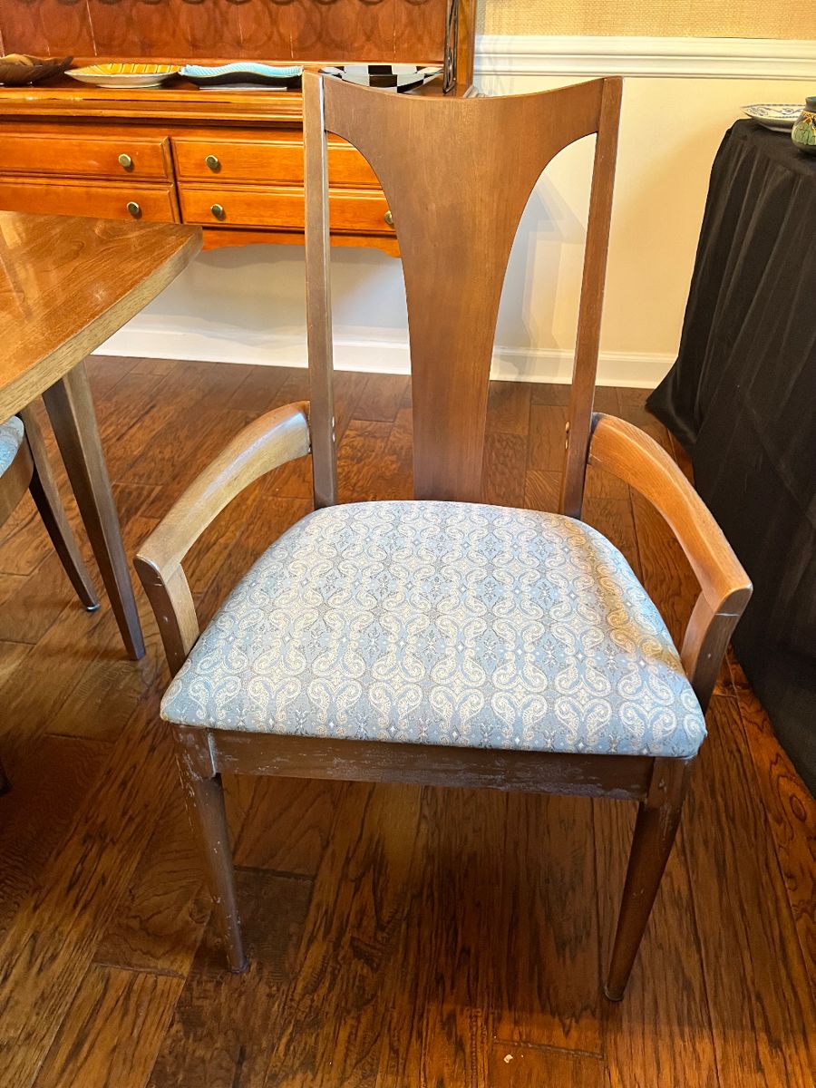 Stonehaven Downsizing Sale in Charlotte, NC starts on 11/10/2023