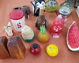 Small vintage salt & pepper shakers