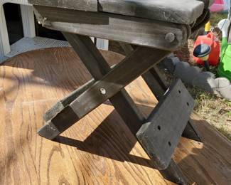 Wooden portable seat 