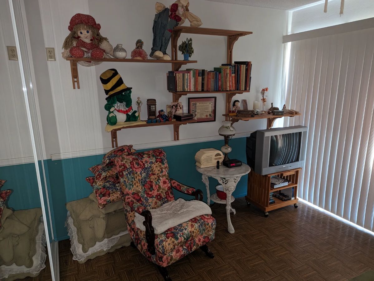 El Cajon Estate Sale 50 off starts on 11/17/2023