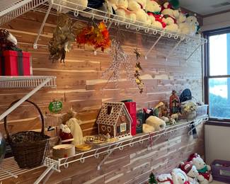 Quality Christmas items Including Santa Bears