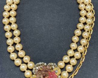 Faux Pearl Floral Crystal Pendant Necklace
