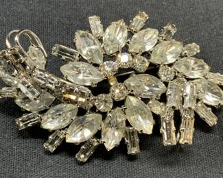 Silver Tone Czechoslovakian Crystal Brooch
