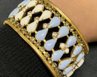 HOBE Gold Tone Periwinkle & White Bracelet
