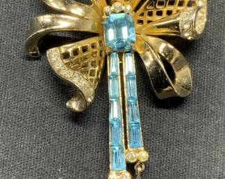 CORO CRAFT Gold Tn Blue Crystal Brooch
