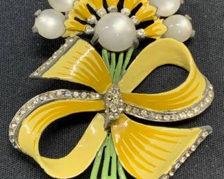 REINAD Chanel Novelty Co Flower Brooch, 1940s 3in
