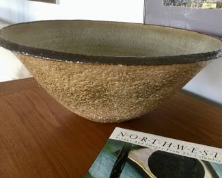18" Dia Pebbled Bowl