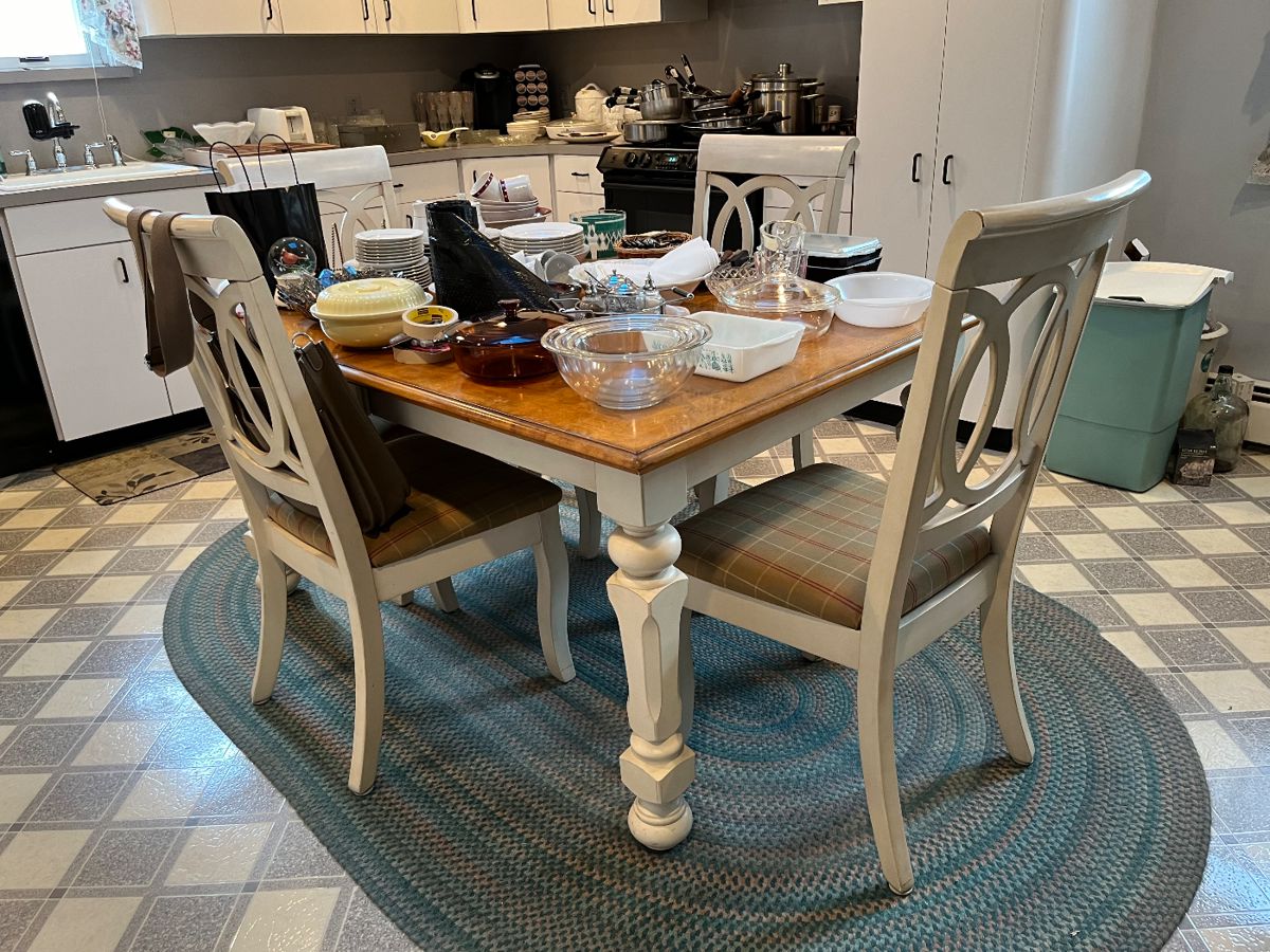 ESTATE SALE IN ELMWOOD PARK NEW JERSEY ALL... starts on 11/9/2023