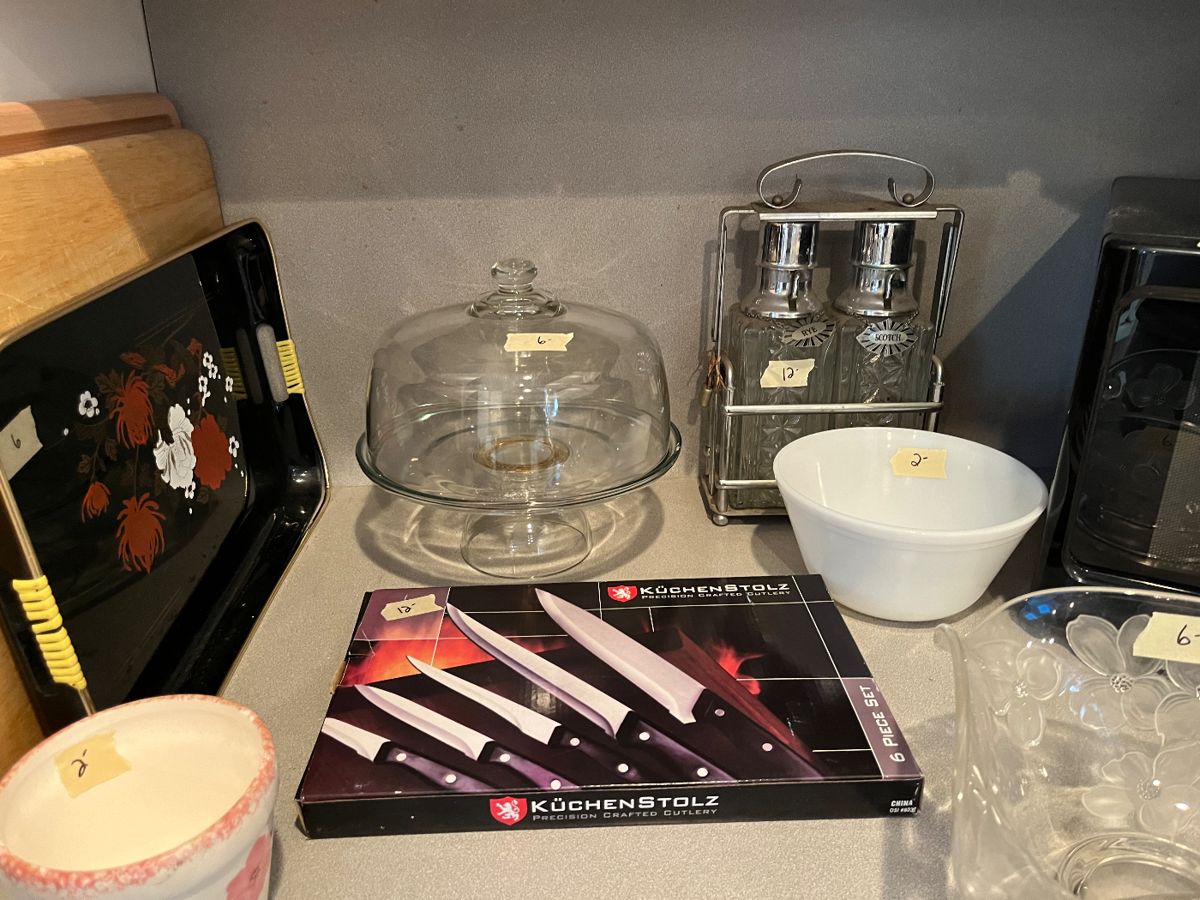 ESTATE SALE IN ELMWOOD PARK NEW JERSEY ALL... starts on 11/9/2023