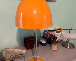 MID CENTURY LUCITE ORANGE TABLE LAMP