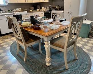 KITCHEN TABLE & CHAIRS