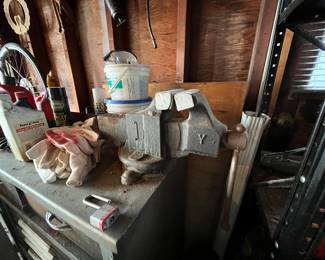 LARGE VISE