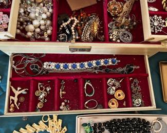 HUGE FASHION JEWELRY