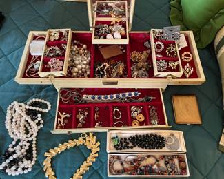 HUGE FASHION JEWELRY