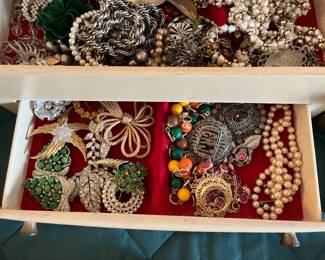 HUGE FASHION JEWELRY