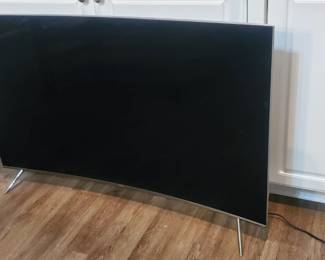 Curved screen tv
