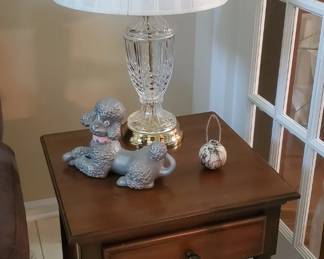 Side table and 2 pairs of modern glass lamps