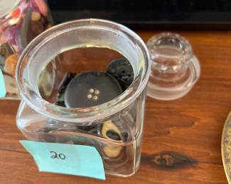 Antique and VTG buttons 