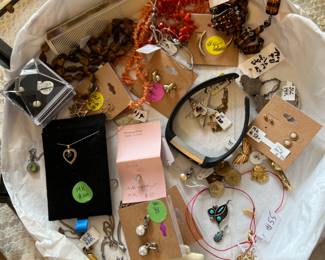 More VTG jewelry 