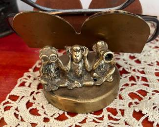 See no evil, hear no evil, speak no evil eyeglass holder