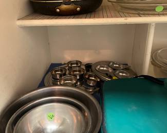 Ditto, glass pie pans