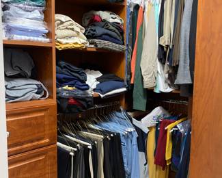 Men’s clothing sizes xl to xxl shirts, jeans 40x30 and 42x30, dress pants 42x30