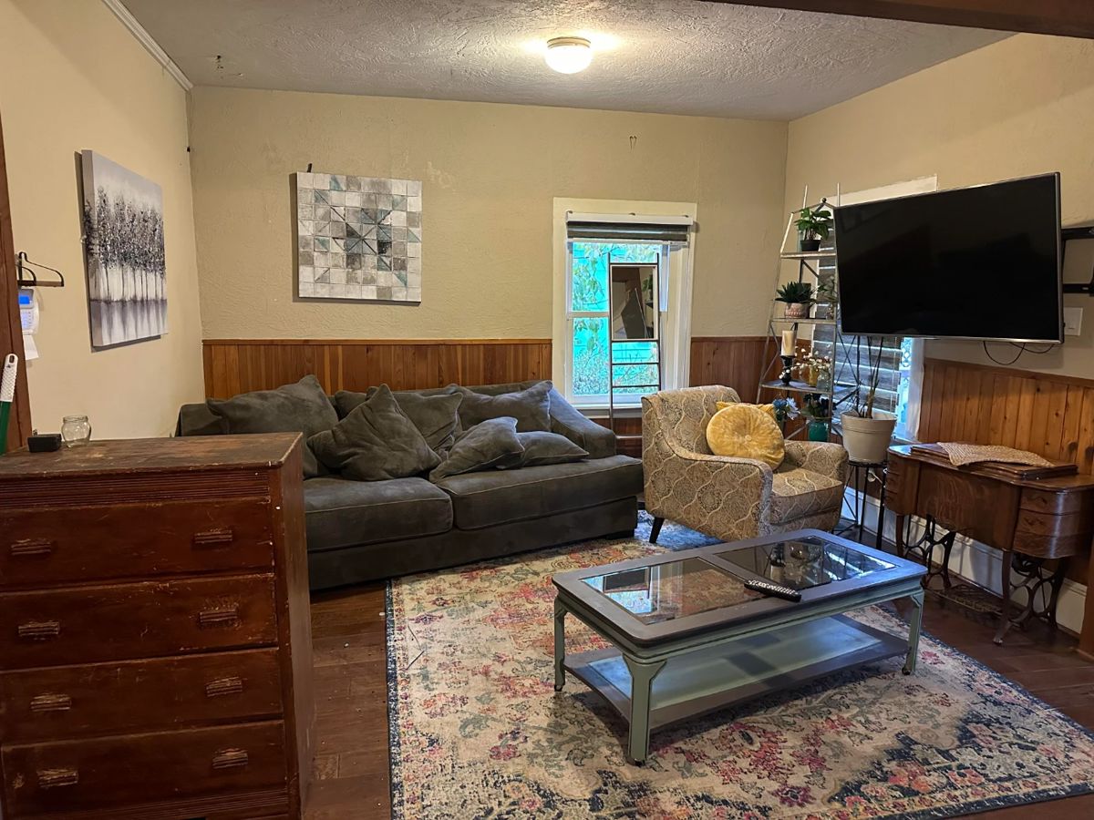 Quality Estate Sale by Kendra ( SANDPOINT ) starts on 11/10/2023