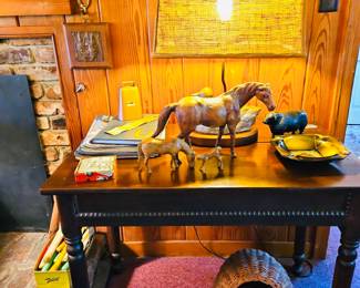 Mahogany accent table 