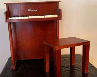 "Santa's Workshop" in Aiken, SC Starts Closing on Sat 11/11 at 8pm. Pickup: Mon 11/13 2-6pm. Please click here to view more photos, descriptions, and current bids:&nbsp;https://ctbids.com/estate-sale/25044