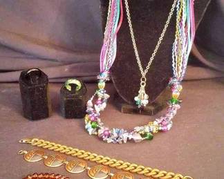 "Santa's Workshop" in Aiken, SC Starts Closing on Sat 11/11 at 8pm. Pickup: Mon 11/13 2-6pm. Please click here to view more photos, descriptions, and current bids:&nbsp;https://ctbids.com/estate-sale/25044