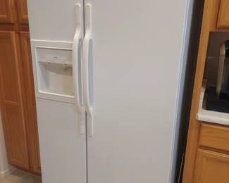 Hotpoint refrigerator side by side