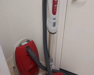 Progressive floor vac/cleaner