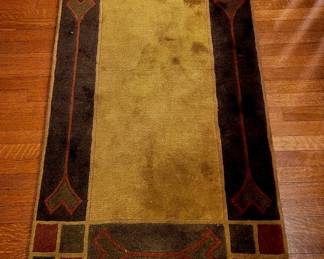 Small contemporay arts and crfts rug