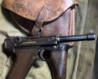 WW1 German Luger and Holster (Exterior Matching Numbers with Exception of Clip/Permit or CCW Required for Purchase)