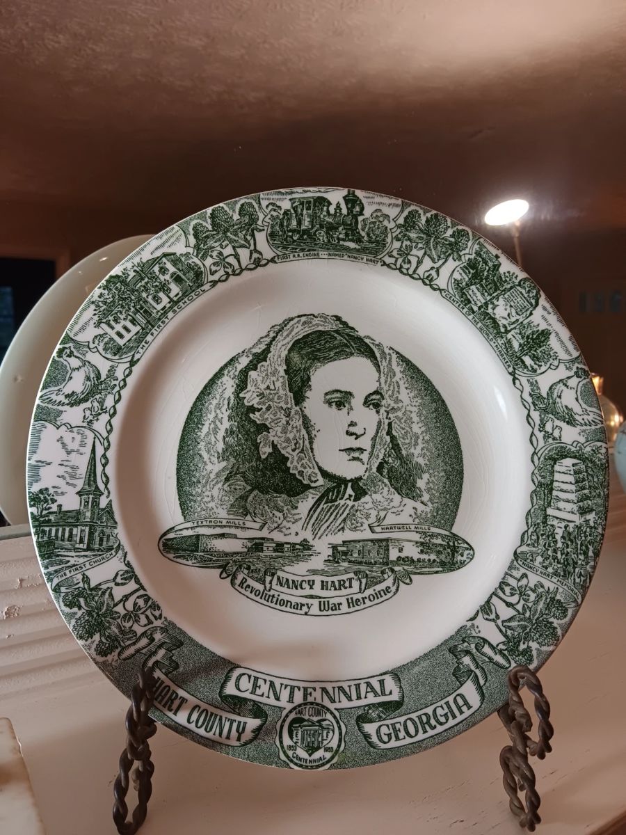 ANTIQUES, MID CENTURY MODERN AND VINTAGE... starts on 11/16/2023