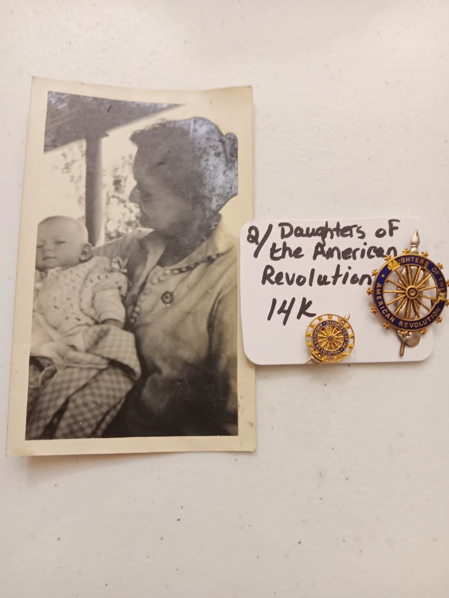 ANTIQUES, MID CENTURY MODERN AND VINTAGE... starts on 11/16/2023