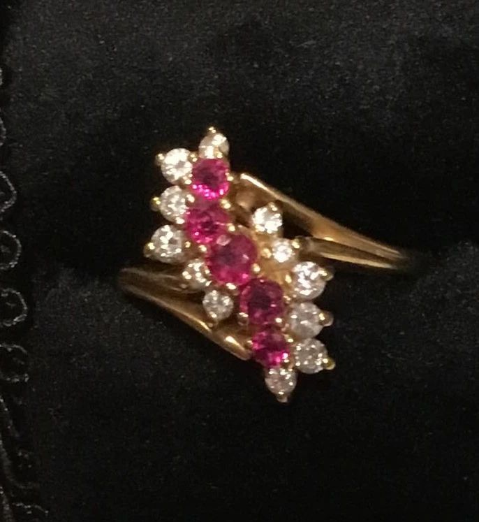 All that GlittersJewelry, Wedgewood,... starts on 11/7/2023