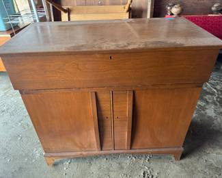 Cool liqueur cabinet