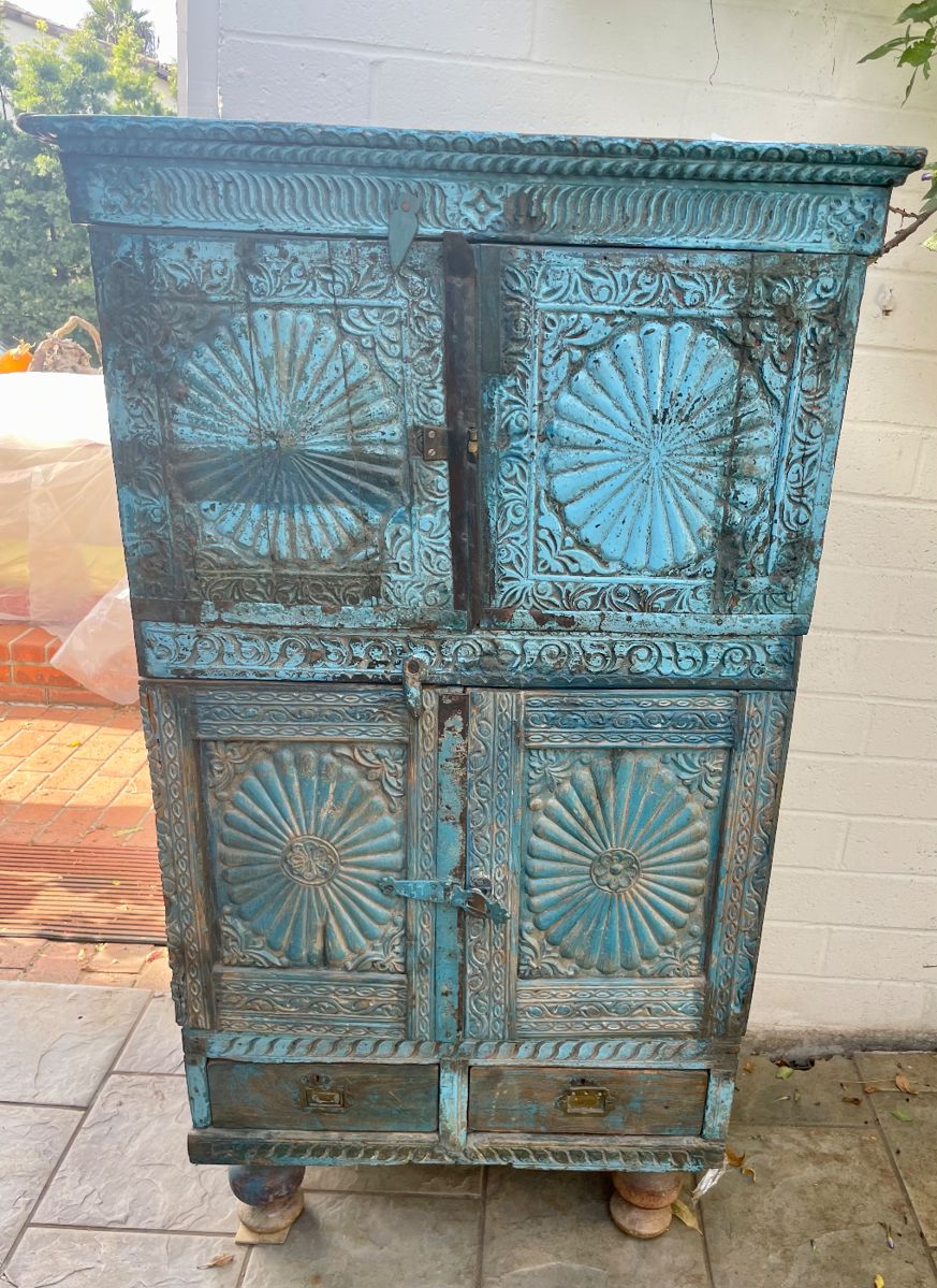 LA JOLLA MOVING SALE in La Jolla, CA starts on 11/11/2023