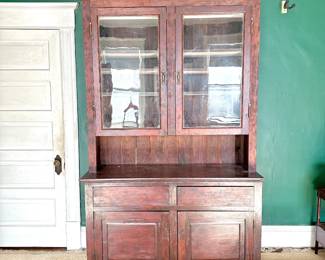 ANTIQUE MAHOGANY CUPBOARD/DISPLAY CABINET