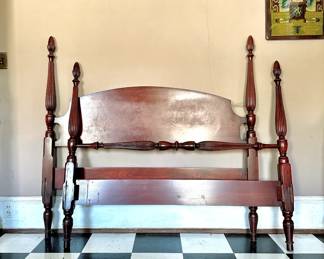 VINTAGE FOUR POSTER MAHOGANY FULL SIZE BED