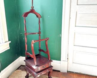ANTIQUE MAHOGANY CHIPPENDALE GENTLEMAN'S VALET STAND