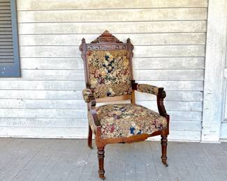 VINTAGE CARVED RENAISSANCE STYLE ACCENT CHAIR ON CASTERS