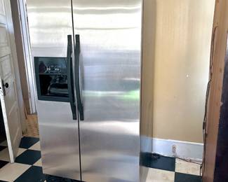 WHIRLPOOL SIDE BY SIDE REFRIGERATOR