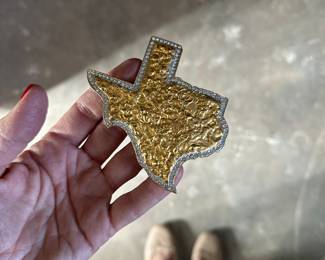 Glam ALEXIS KIRK Signed TEXAS State Clear Crystal Rhinestone Border Textured Gold Metal Belt Buckle