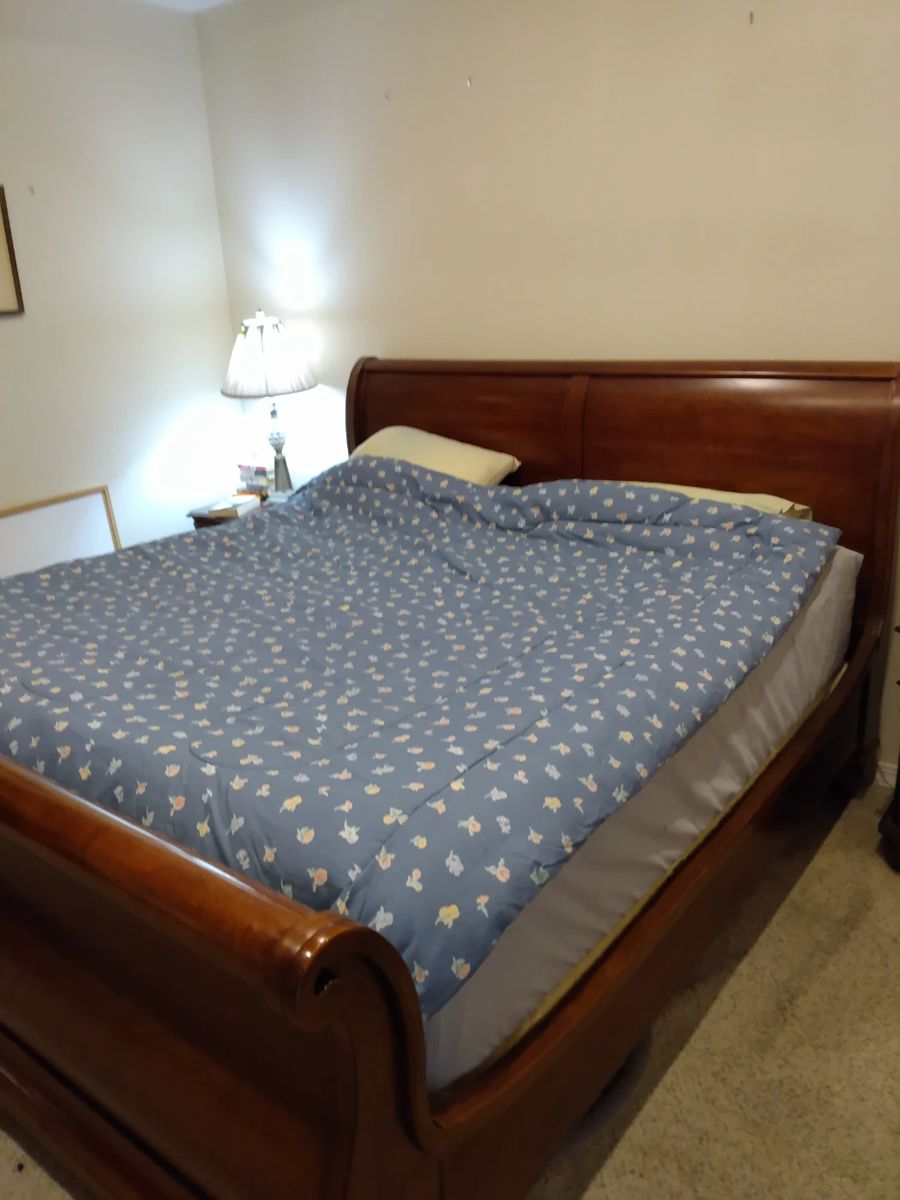 Shady Cove Estate Sale starts on 11/10/2023