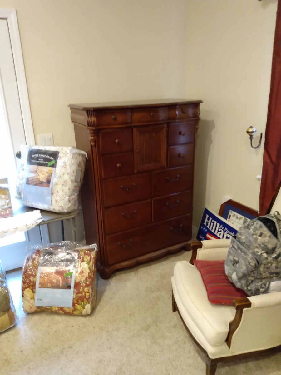 Shady Cove Estate Sale starts on 11/10/2023