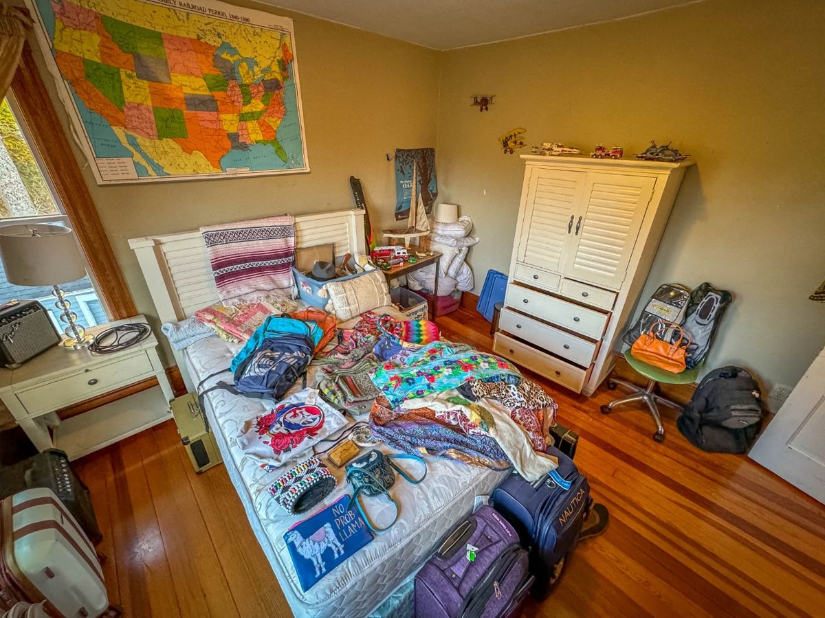 High End Estate Sale feat. Clothes, Collectibles,... starts on 11/11/2023