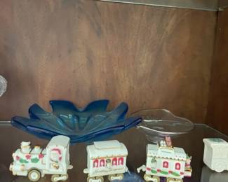 Decorative accessories.